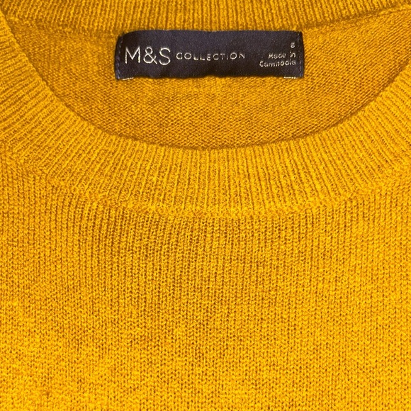 NWOT M&S Supersoft Crew Neck Jumper. Dark Yellow. US Size 2. - Picture 1 of 4